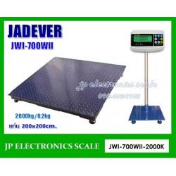 เครื่องชั่งวางพื้นขนาดใหญ่2000kg เครื่องชั่งดิจิตอล2000kg เครื่องชั่งวางพื้น2000kg เครื่องชั่งคุณภาพ2000กิโลกรัม เครื่องชั่งน้ำหนัก2000kg ตาชั่ง2000กิโลกรัม กิโลดิจิตอล2000kg เครื่องชั่ง2000kg*200g ยี่ห้อ JADEVER รุ่น JWI-700WII ขนาดแท่นชั่ง 200*200cm.
