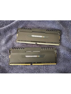 RAM Corsiar VENGEANCE RGB DDR4 16GB(8X2)/3000