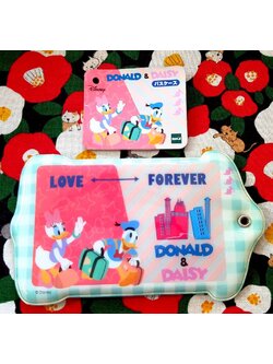 Tag Disney Donald Daisy duck พวงกุญแจ ที่ใส่บัตร โดนัลด์ เดซี่ สามารถใส่คล้องกับสายคล้องคอได้ค่ะ จากญี่ปุ่น Size : 13.5 x 7.5 cm