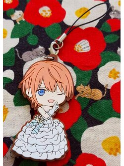 พวงกุญแจ อิจิกะ นากาโนะ เจ้าสาวผมเป็นแฝดห้า The Quintessential Quintuplets จากญี่ปุ่น Size : 7.5 cm