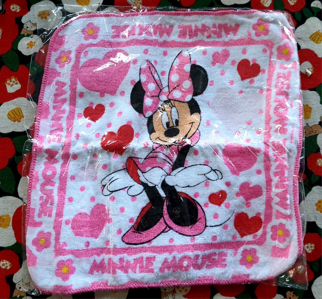 Minnie mouse ผ้าเช็ดหน้า มินนี่เม้าส์ จากญี่ปุ่น Size : 20 x 20 cm