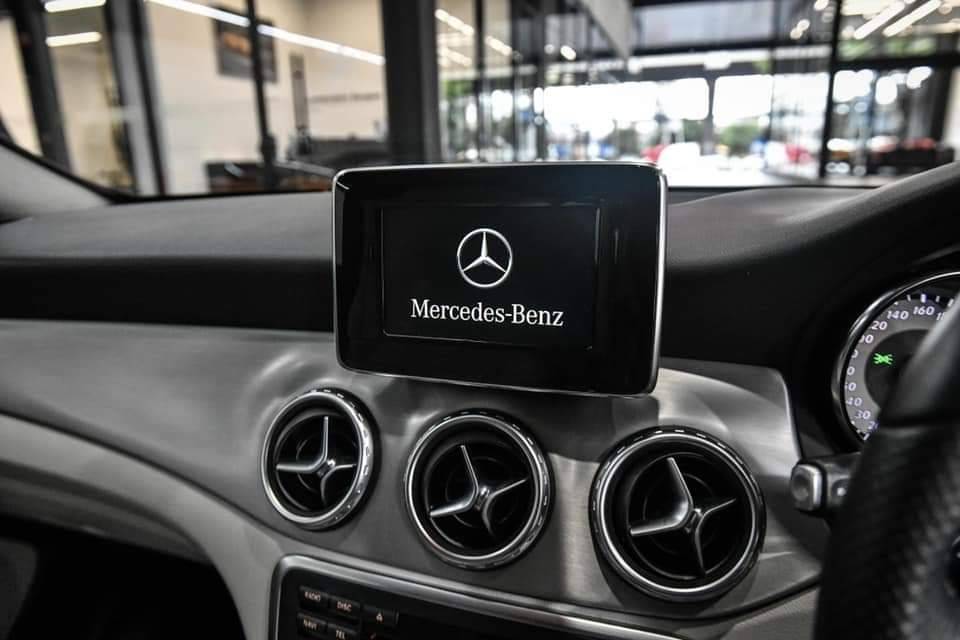 Mercedes BENZ GLA 200 Urban ตัว CBU ประกอบนอก ปี 2015