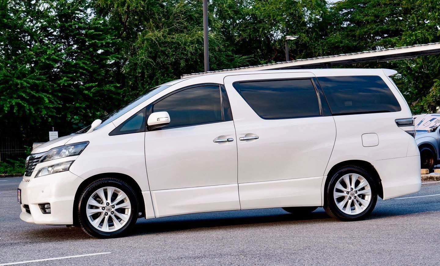 Toyota Vellfire 2.4 Z-Edition ปี 2010