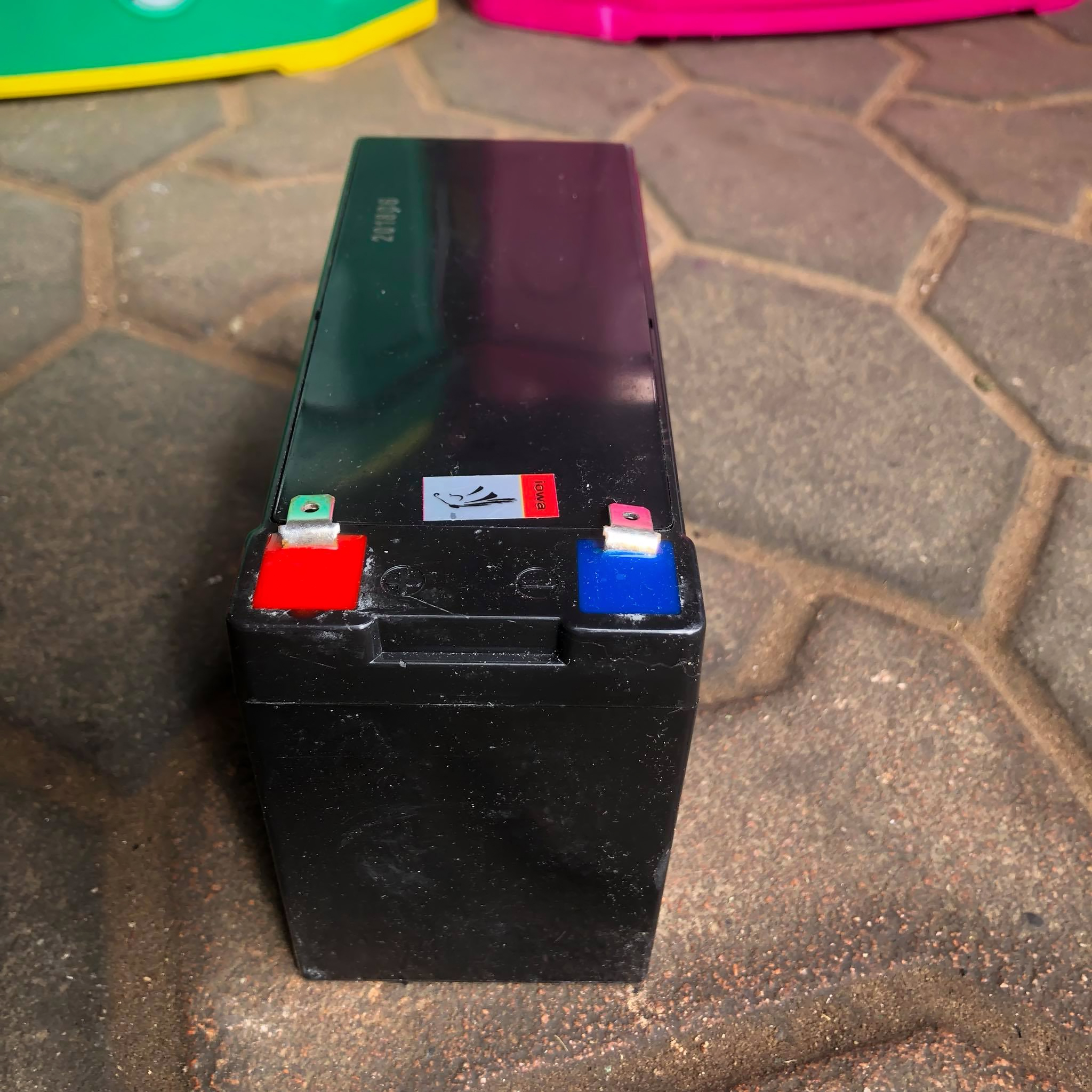 แบตเตอรี่ 12V 8A