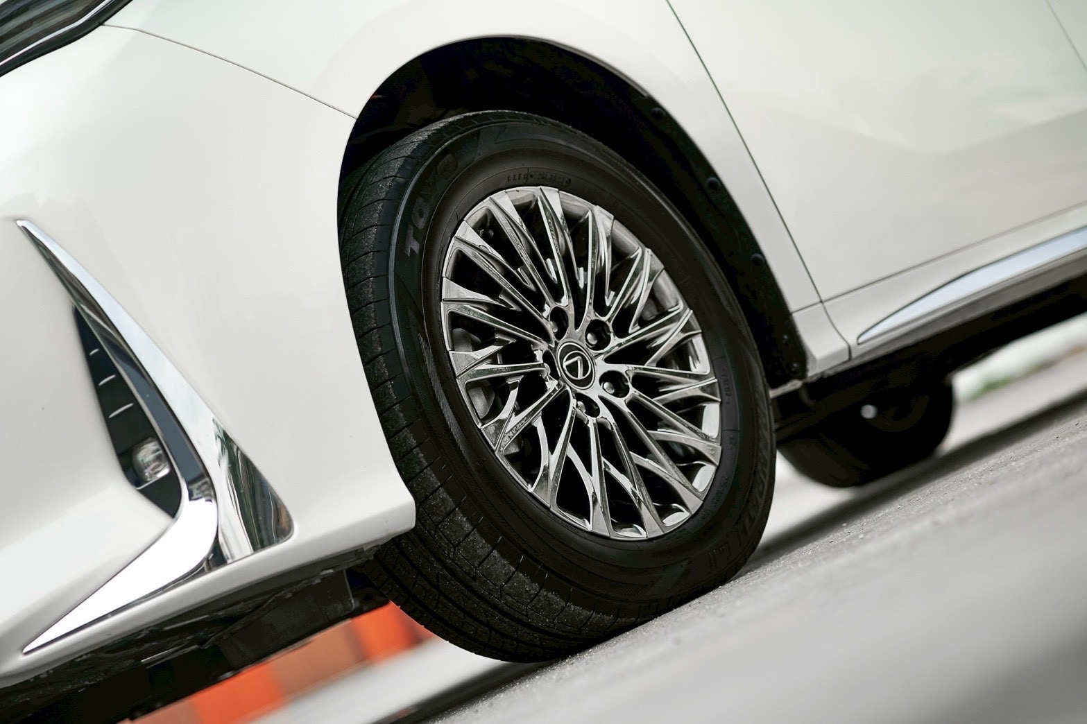 Lexus LM300h 7Seat ปี 2020