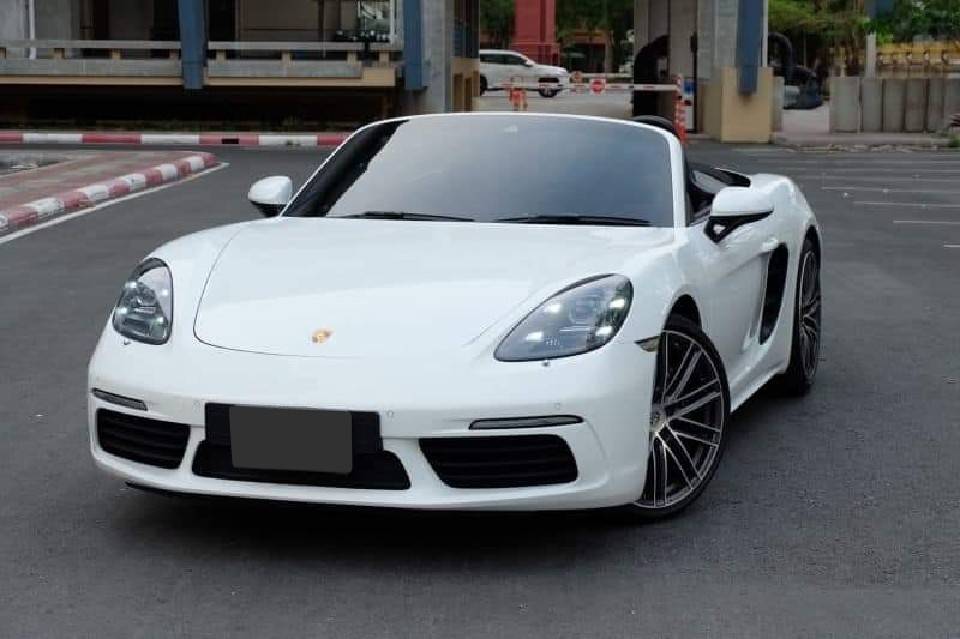 Porsche Boxster 718 ปี 2017