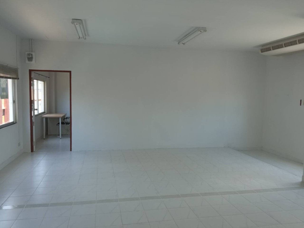 ให้เช่า Home office / ที่พักอาศัย ชั้น 4 ขนาด 70 ต.ร.ม ใกล้ The Mall งามวงศ์วาน