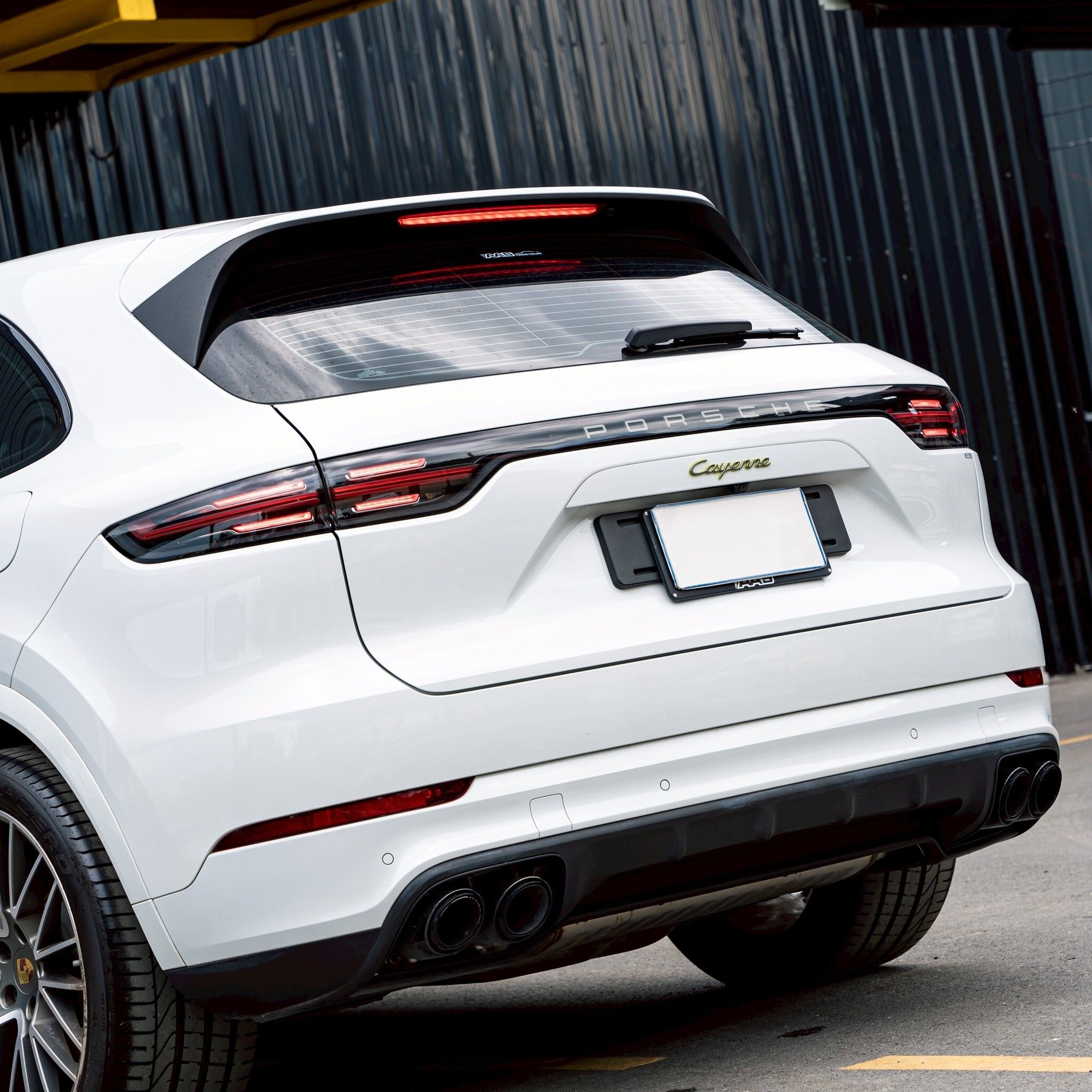 Porsche Cayenne E-Hybrid Platinum Edition ปี 2022