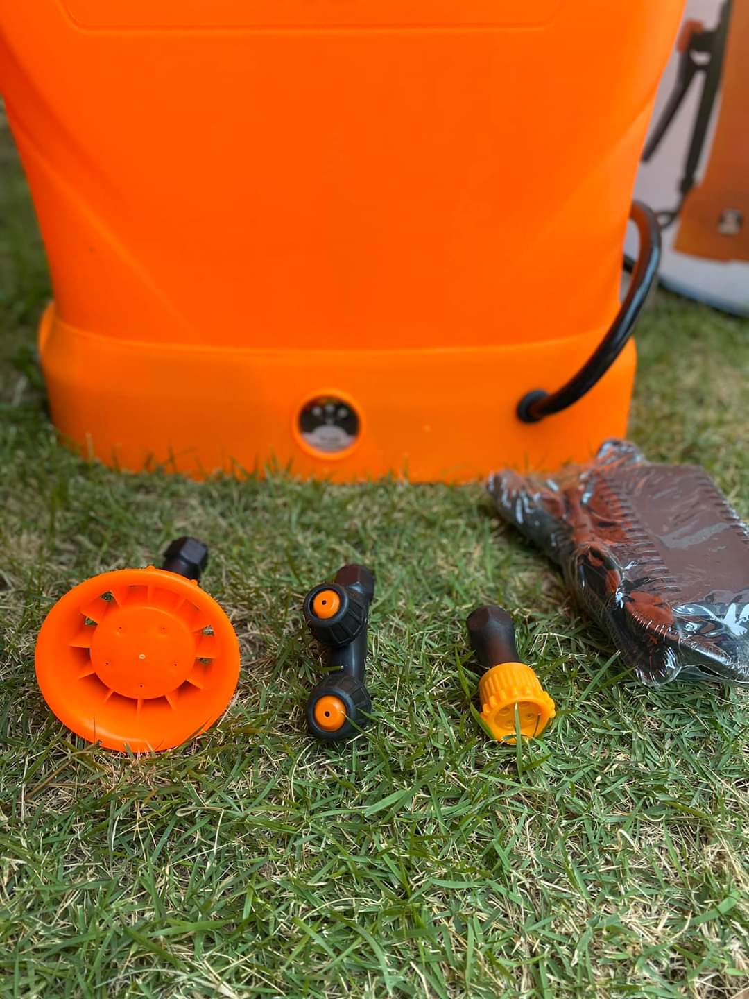 ถังพ่นน้ำยาแบบแบตเตอร์รี่ 16 ลิตร ยี่ห้อ Daewoo งานเกาหลี