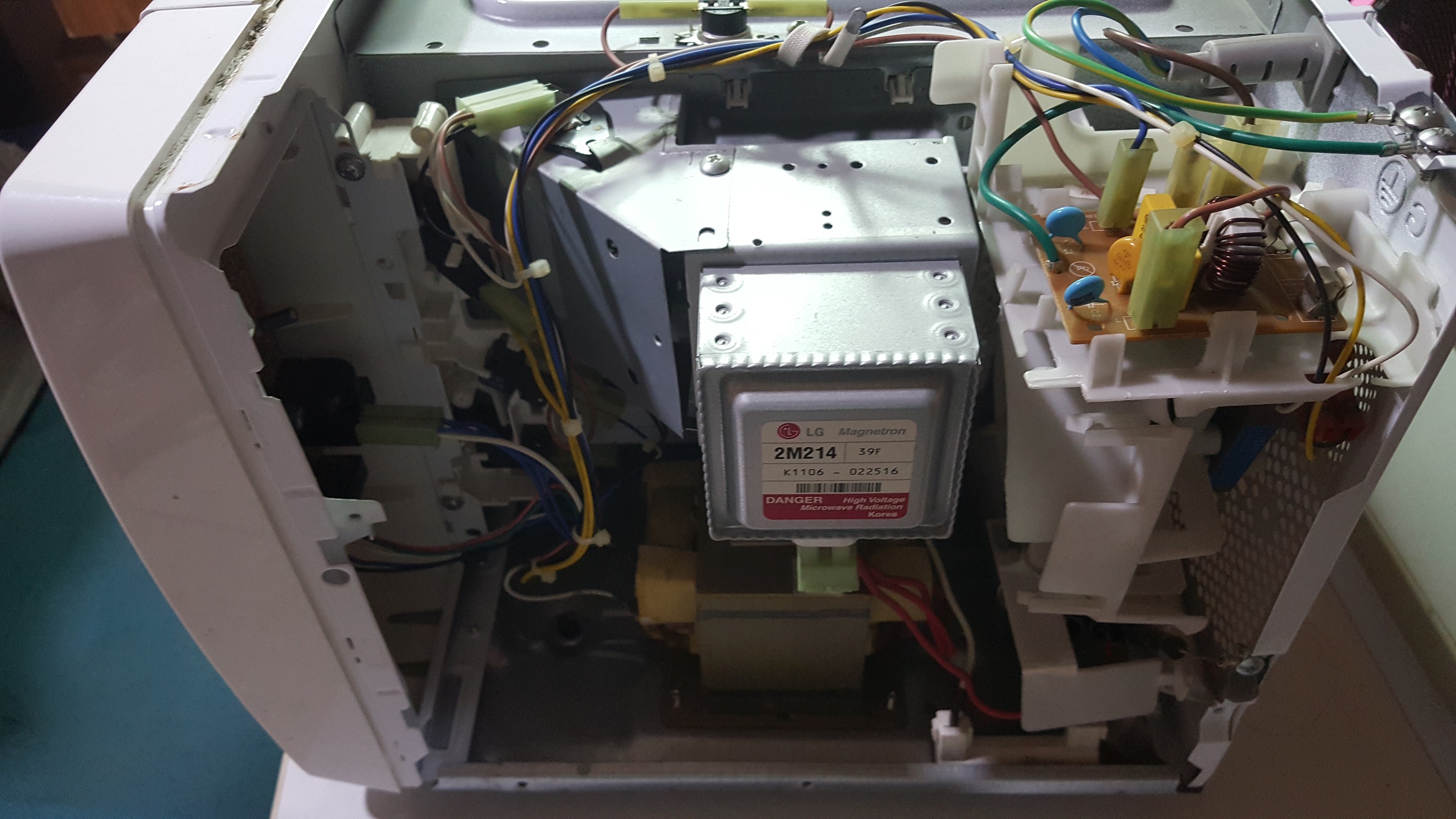 ซ่อมไมโครเวฟ ยี่ห้อ LG รุ่น MS2349HK อาการปุ่มกดใช้ไม่ได้