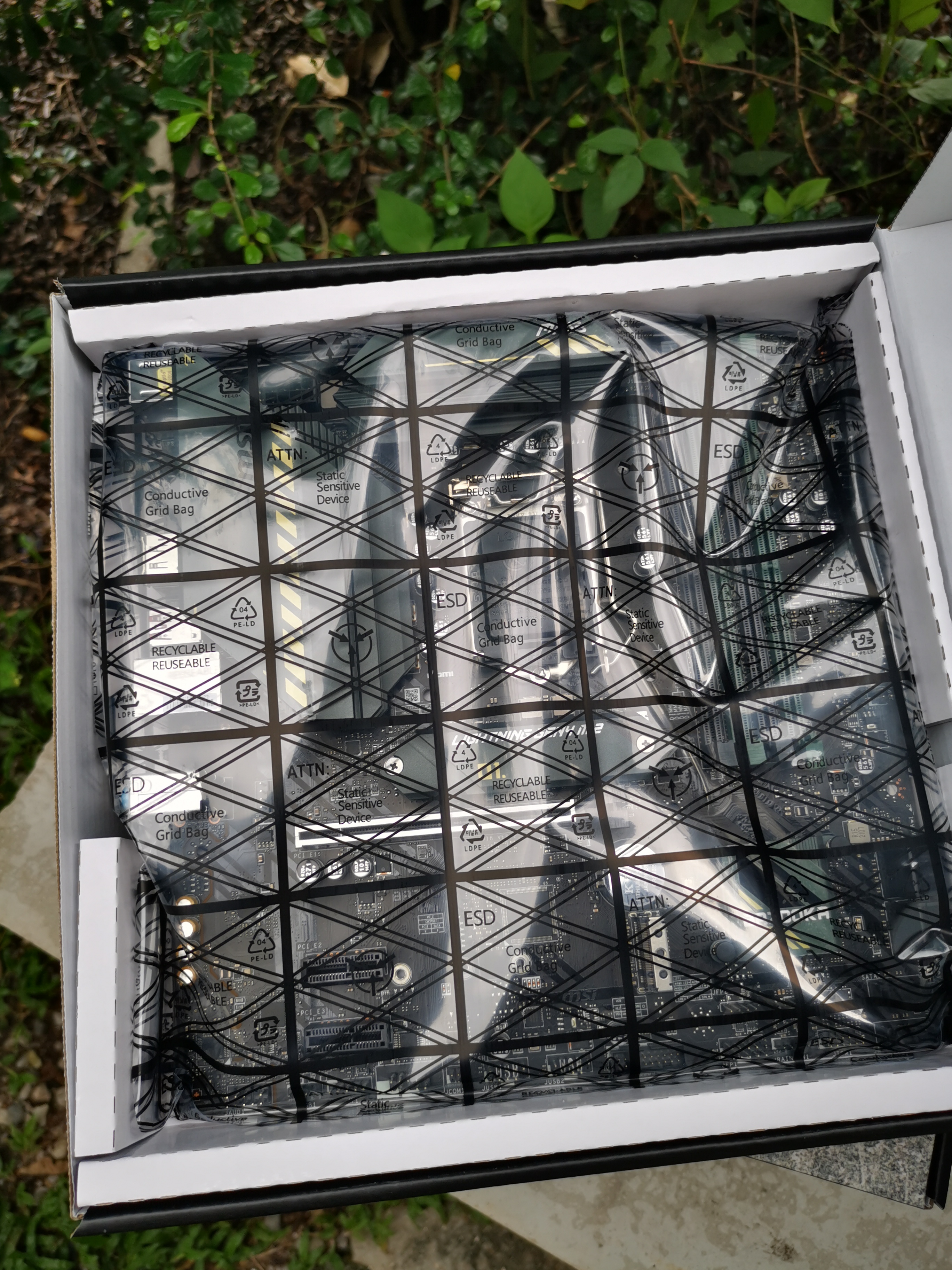 MSI MAG B560M BAZOOKA