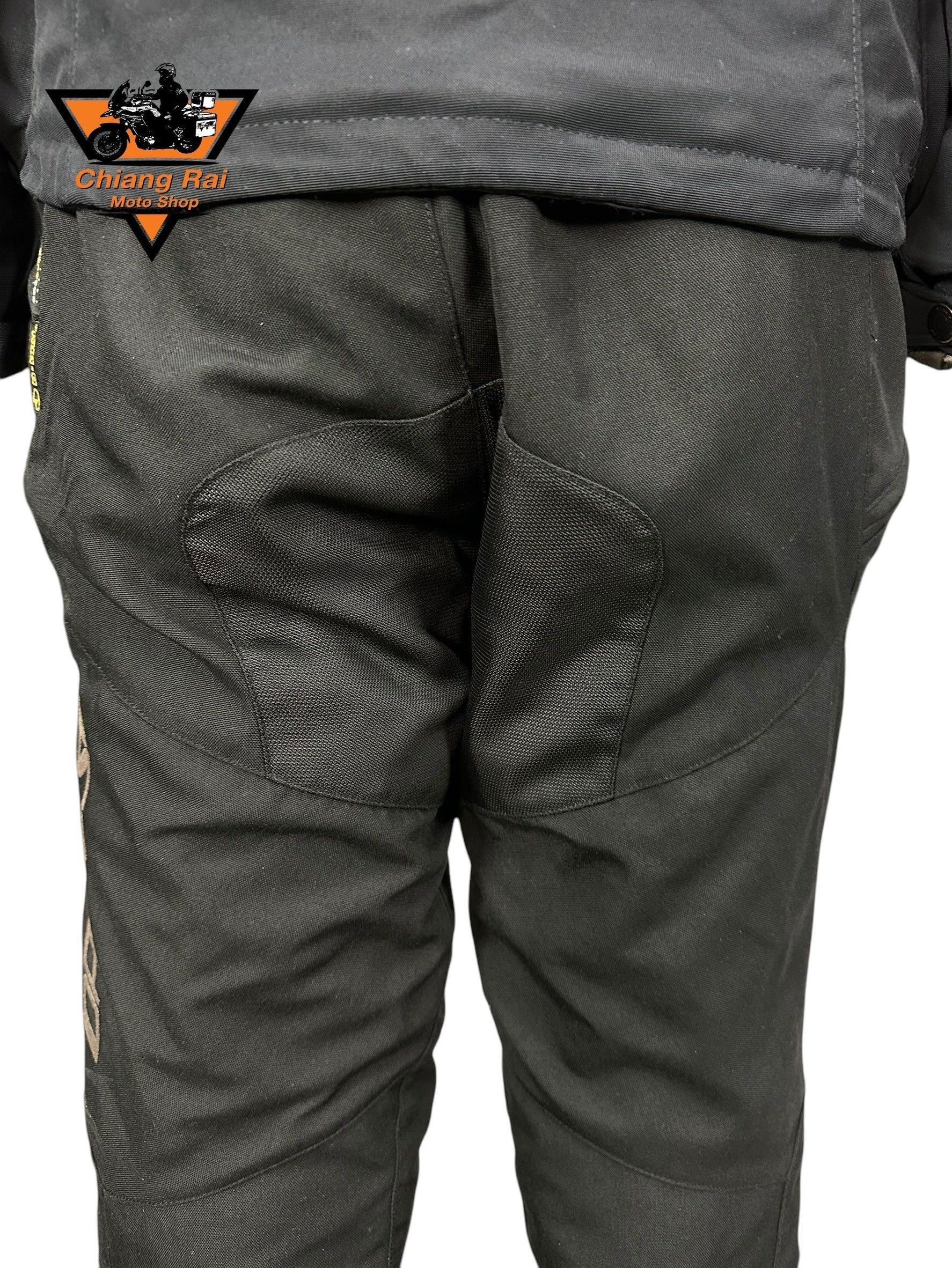 ชุดสำหรับขี่มอเตอร์ไซด์ (มือสอง) SET 027 ชุดทัวริ่ง เสื้อการ์ด + กางเกง ยี่ห้อ***dainese***