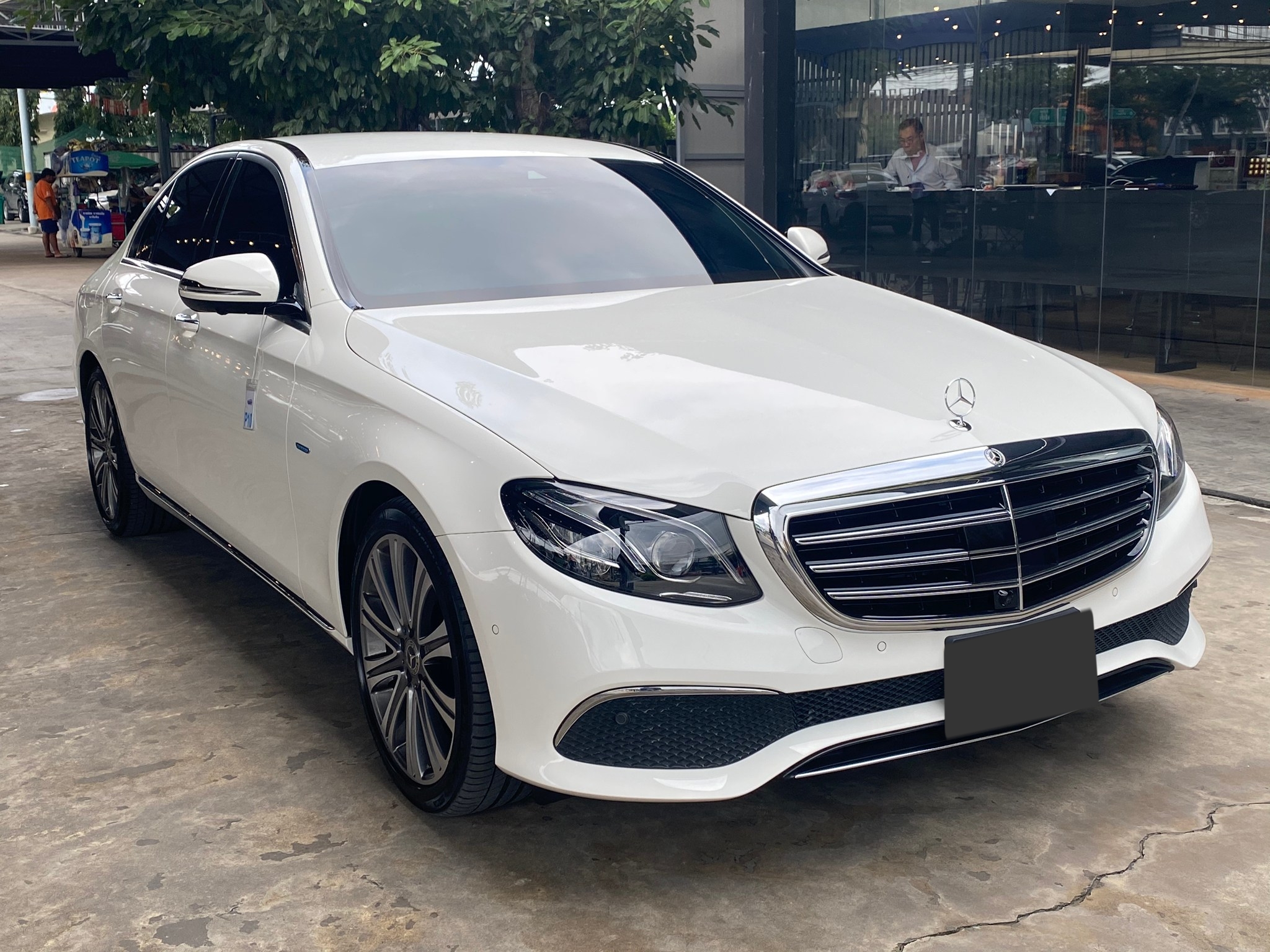 Mercedes Benz E350e Exclusive ปี 2017