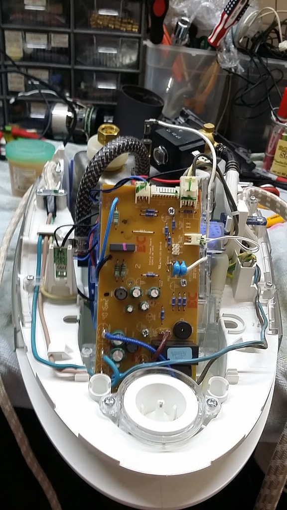 ซ่อมเตารีดไอน้ำ ยี่ห้อ PHILIPS รุ่น GC9642 อาการไฟแสดงสถานะ Easy De-Calc กระพริบเครื่องไม่ทำงาน