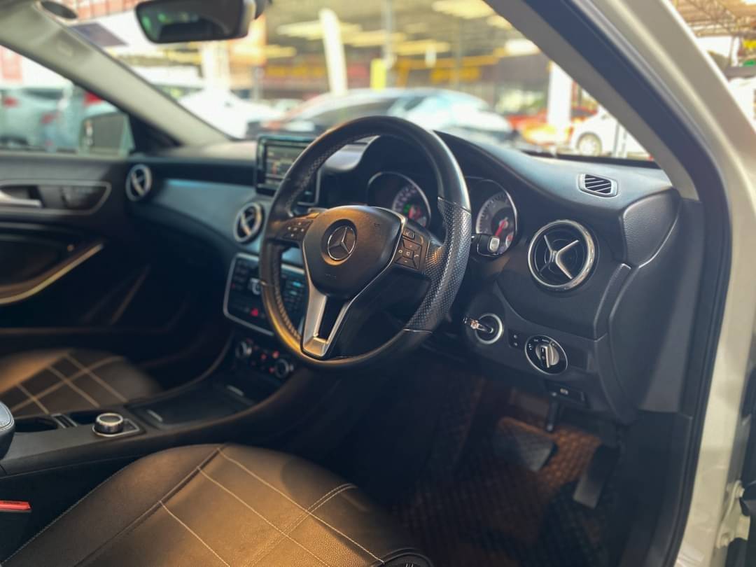 Mercedes-Benz GLA 200 Urban ปี 2015