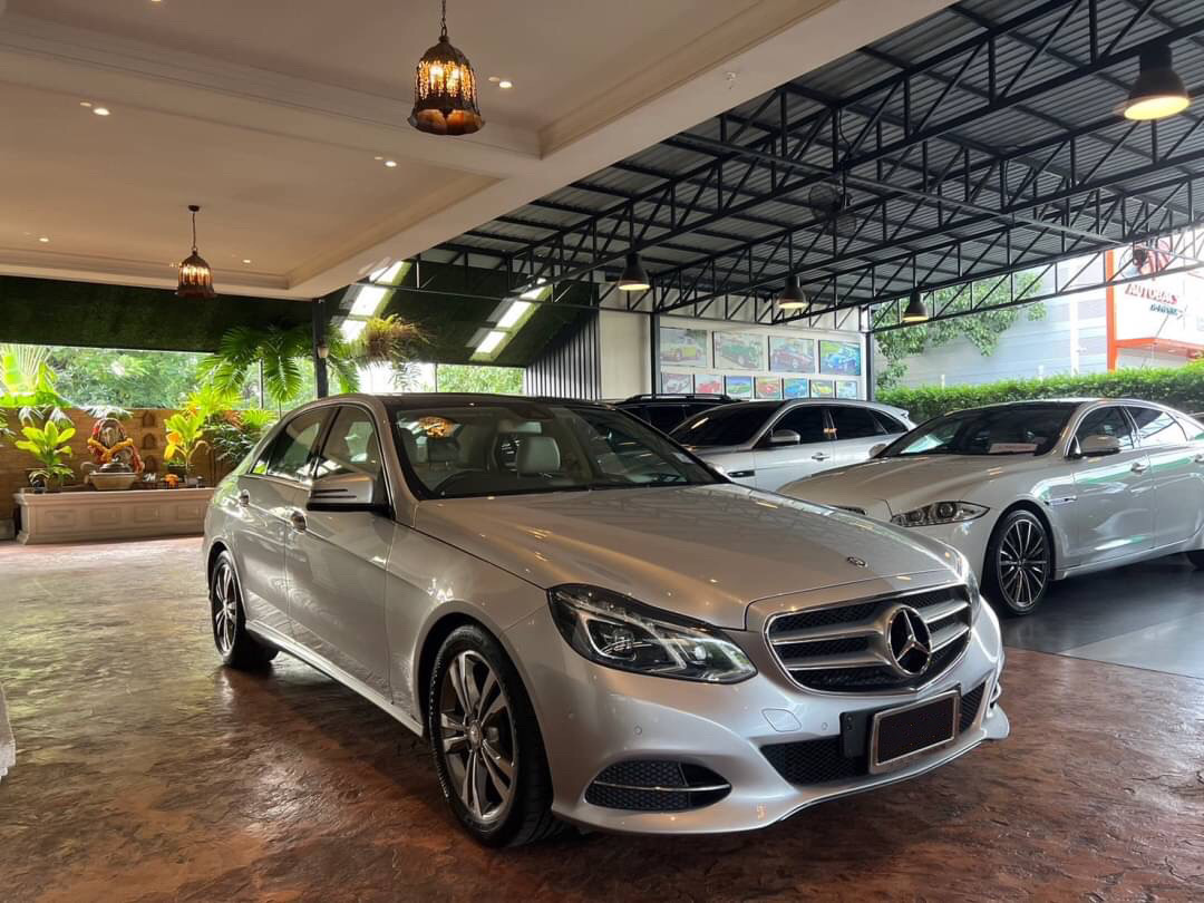 Mercedes Benz E200 Saloon MinorChange ปี 2014