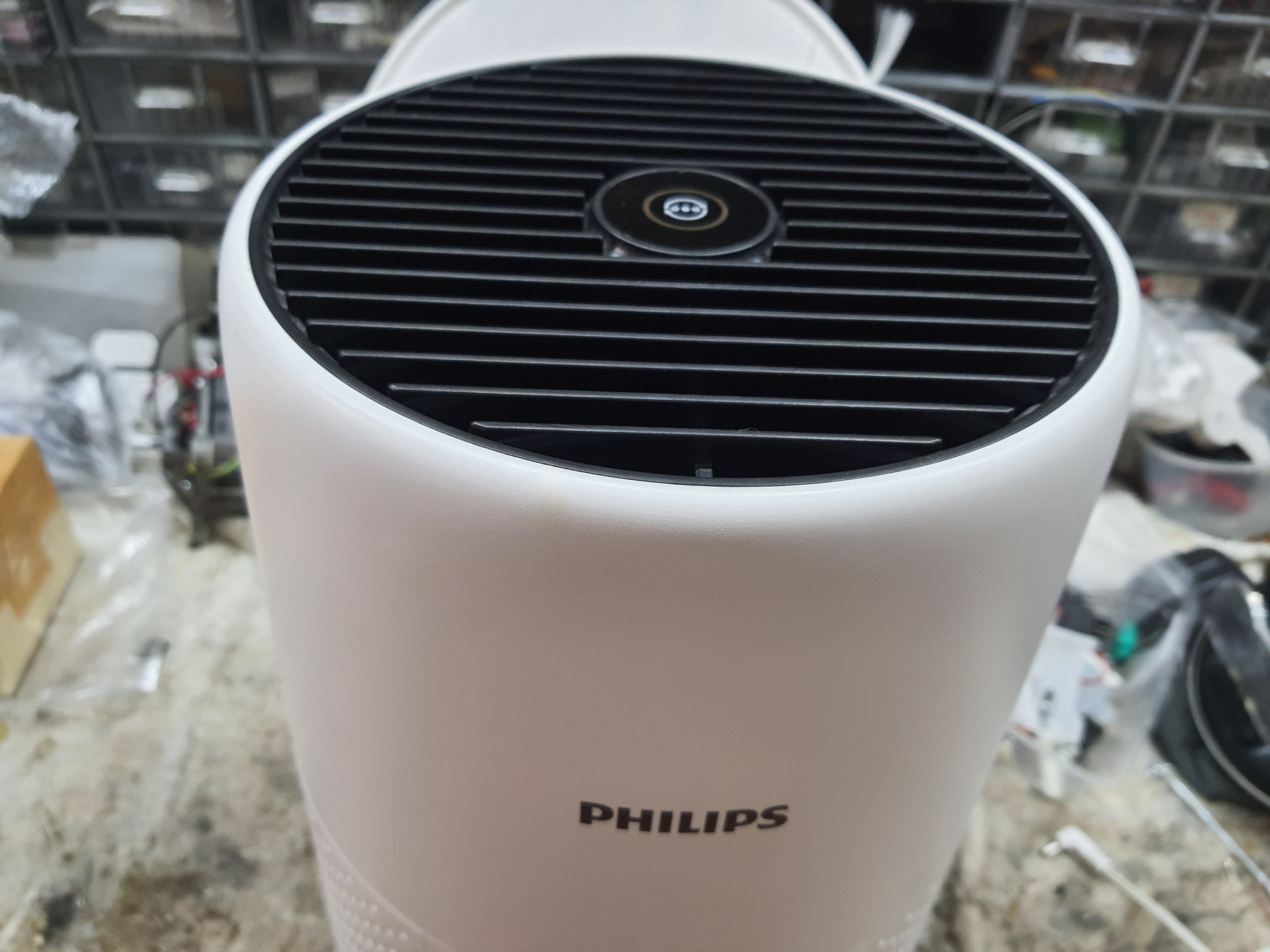 ซ่อมเครื่องฟอกอากาศ ยี่ห้อ PHILIPS รุ่น AC0820 อาการพัดลมมีเสียงดัง