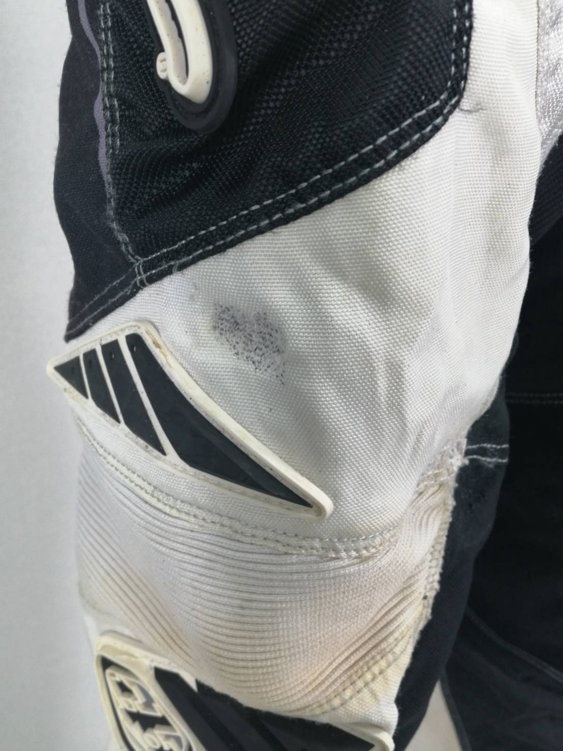 กางเกงขี่มอเตอร์ไซด์ ( มือสอง ) E&A 041 : เอว 28" ยาว 26" ** TLD**