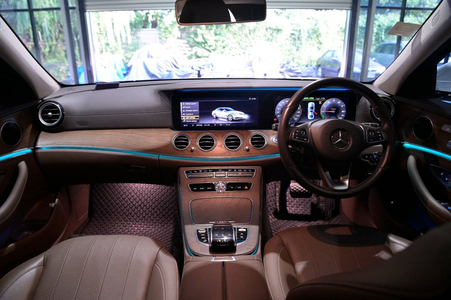 Mercedes-Benz E350e Exclusive ปี 2018