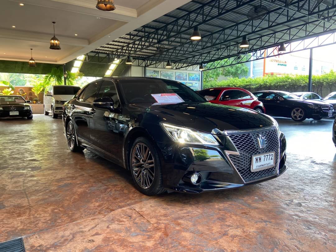 Toyota Crown 2.5l Hybrid Athlete ปี 2013