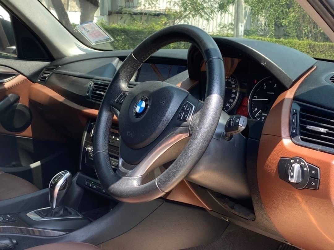 BMW X1(ดีเซล) sDRIVE 2.0D XLINE LCI สีขาว ปี 2014