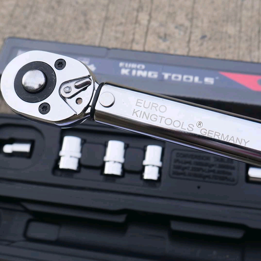 ด้ามขันปอนด์ 4 หุน 28-210 Nm. ยี่ห้อ EURO KINGTOOLS ประแจปอนด์