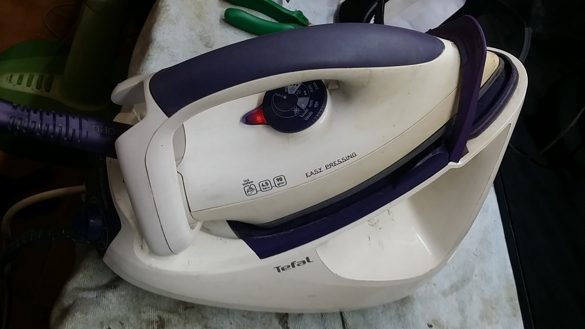 ซ่อมเตารีดไอน้ำ ยี่ห้อ TEFAL รุ่น GV5245 อาการเครื่องไม่ทำงาน