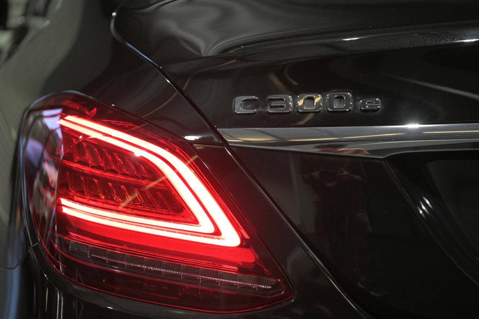 Mercedes-Benz C300e Avantgrade ปี 2020