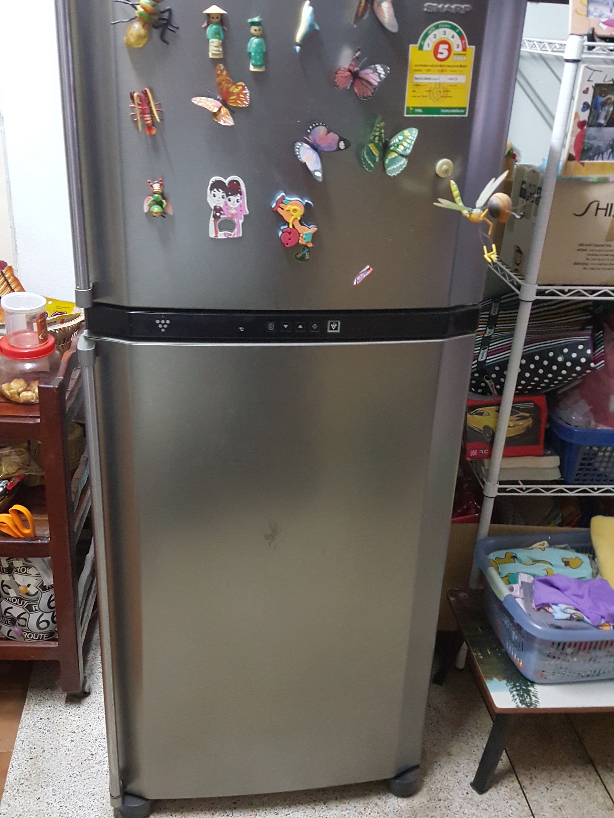 ซ่อมตู้เย็น ยี่ห้อ SHARP รุ่น SJ-P47N เปลี่ยนขอบยางประตูล่าง