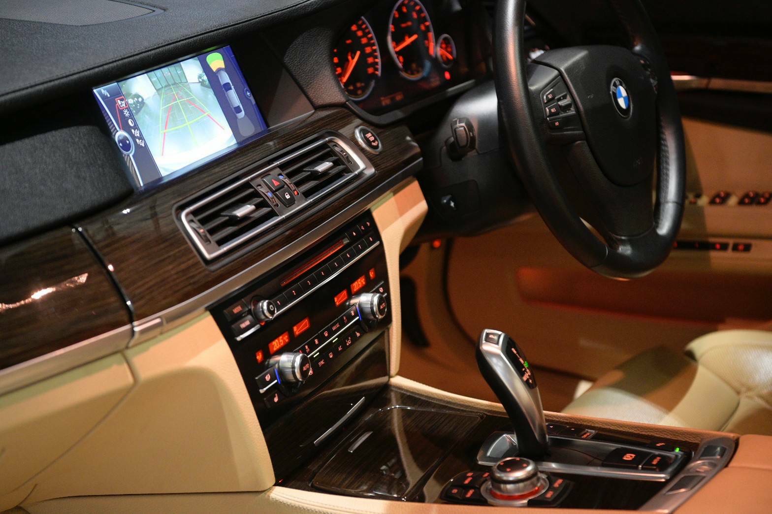 BMW 730Li ปี 2012
