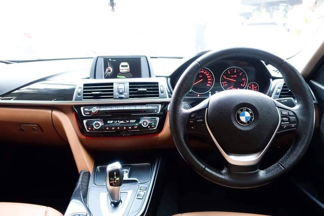 BMW 320d Iconic (F30 LCI) ปี 2017