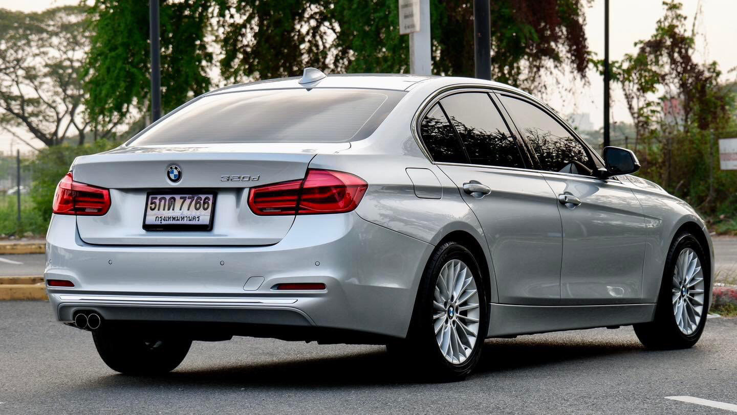 BMW F30 320D LCI Minorchange ปี 2017