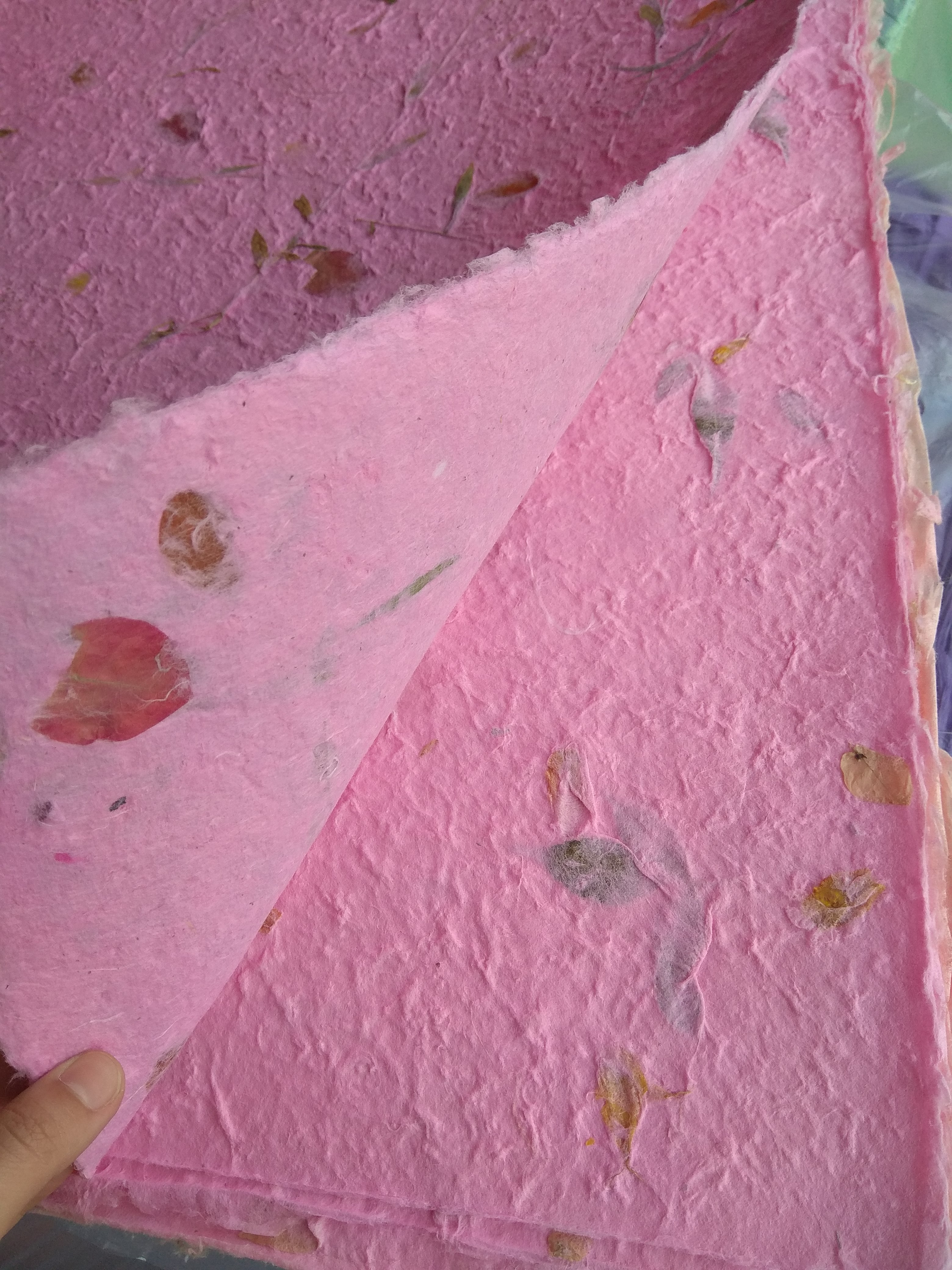 กระดาษสา หนา แบบขรุขระ มีดอกไม้ในตัว ไม่ขายปลีก เลือกสีทักไลน์