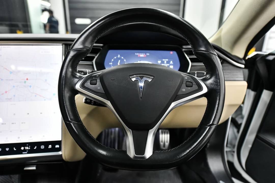 TESLA MODEL S P85D ปี 2015
