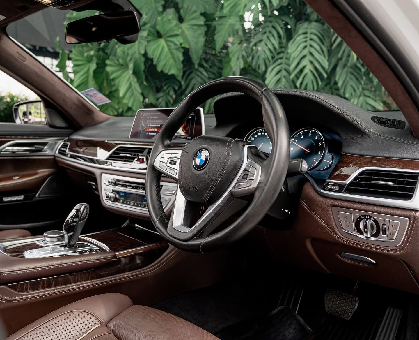 BMW 740Li Pure Excellence ปี 2017