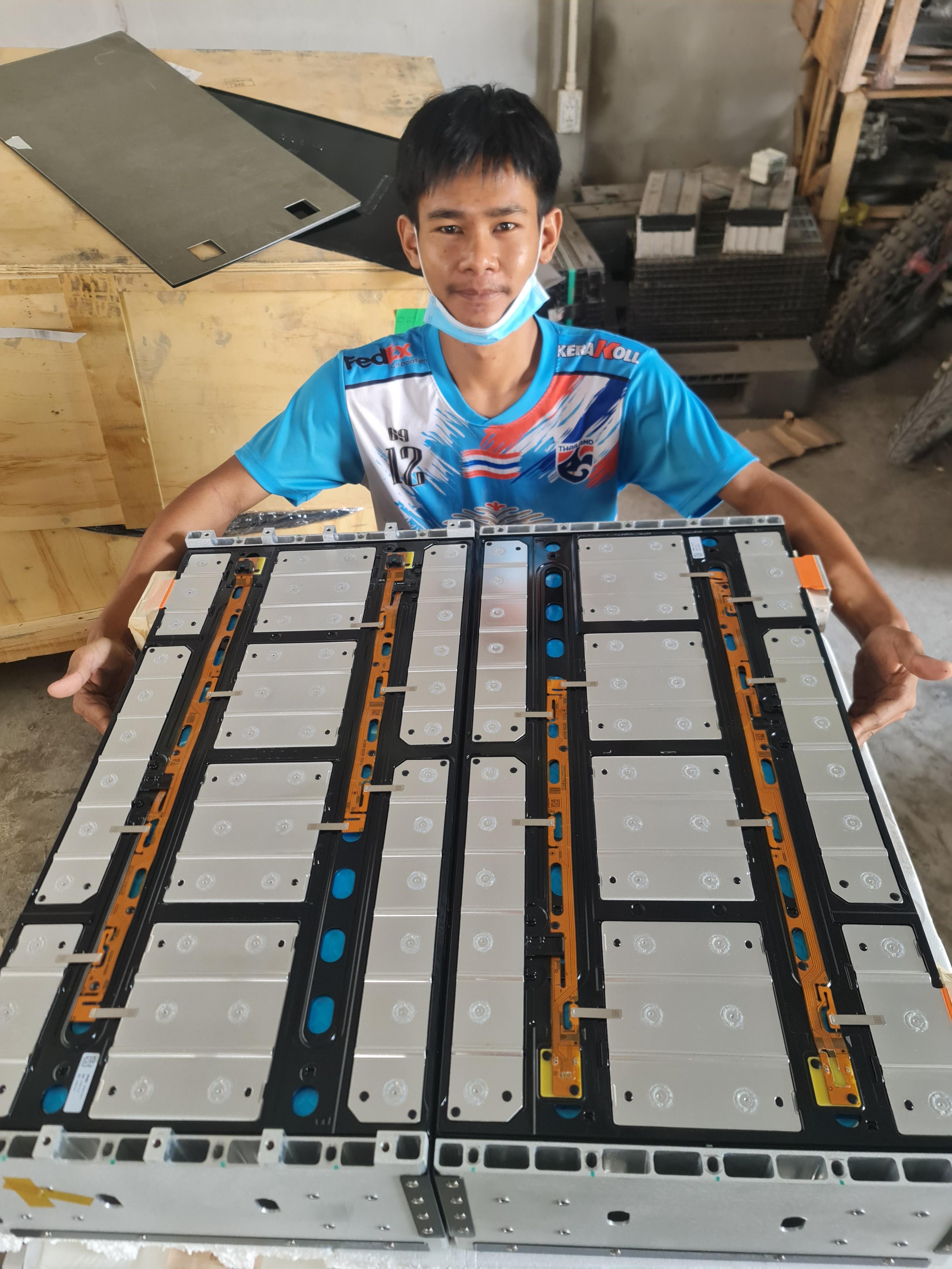 แบตเตอรี่โฟคลิฟท์ไฟฟ้า 48v 450Ah ลิเทียมฟอสเฟส LFP