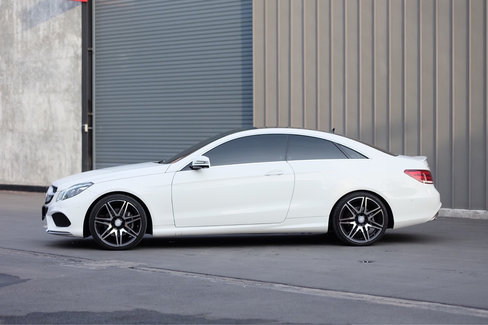Mercedes-Benz E200 COUPE AMG DYNAMIC FACELIFT ปี 2015