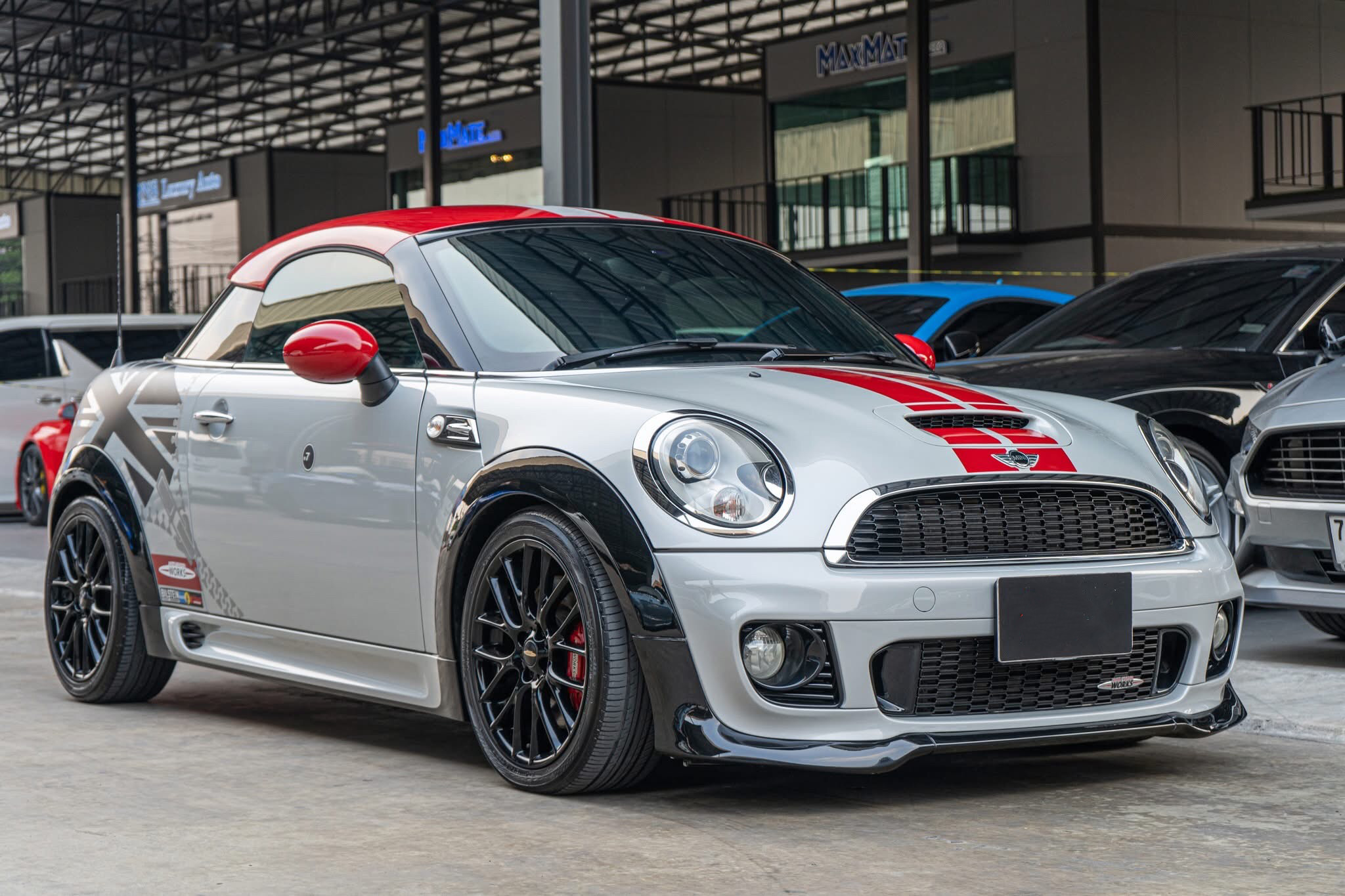Mini R58 Coupe JCW ปี 2012