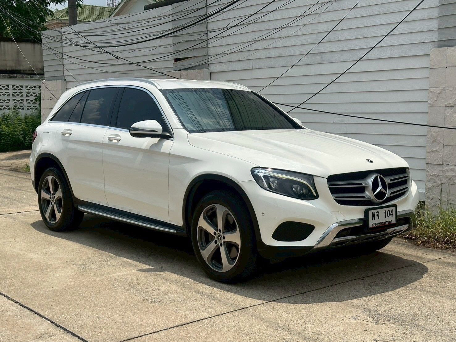 BENZ GLC 250d สีขาว ปี 2018