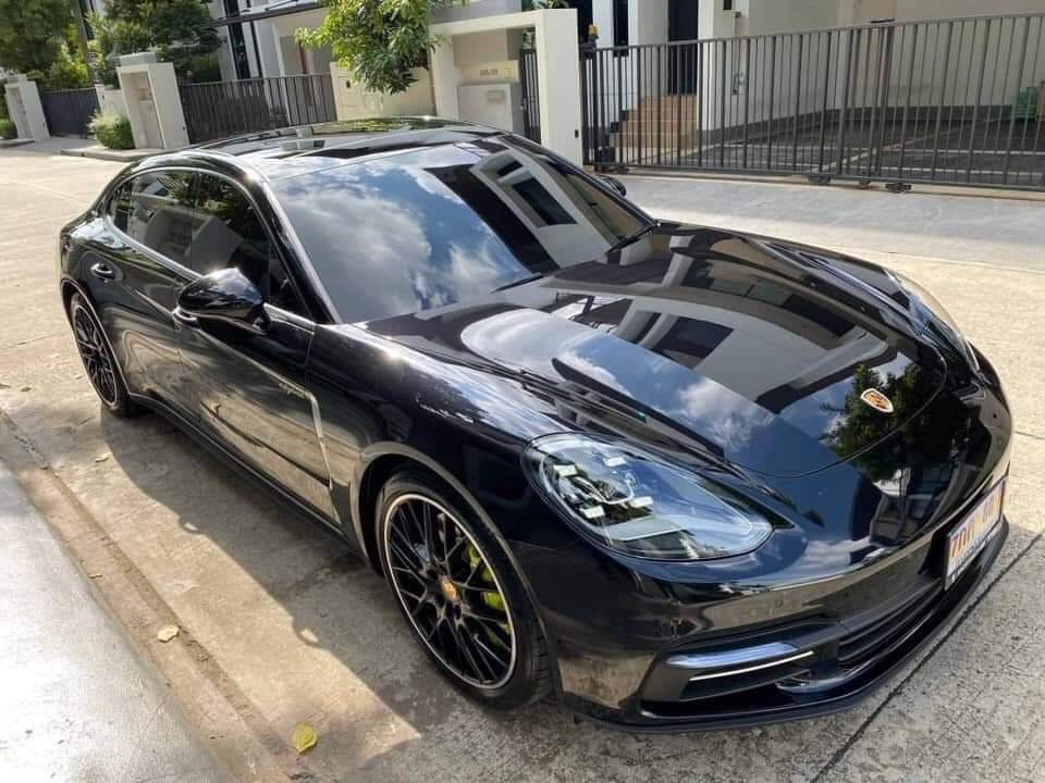 Porsche Panamera 4E-Hybrid Executive ปี 2019 Jet Black