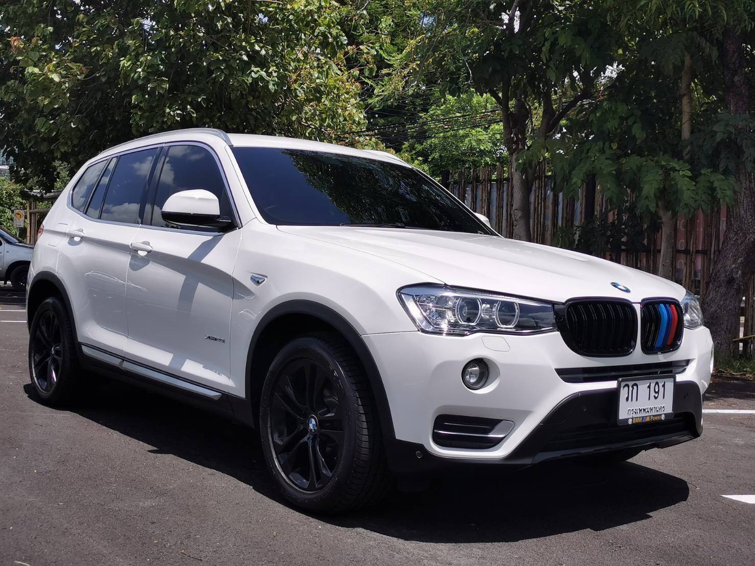 BMW X3 LCI สีขาว ปี 2015