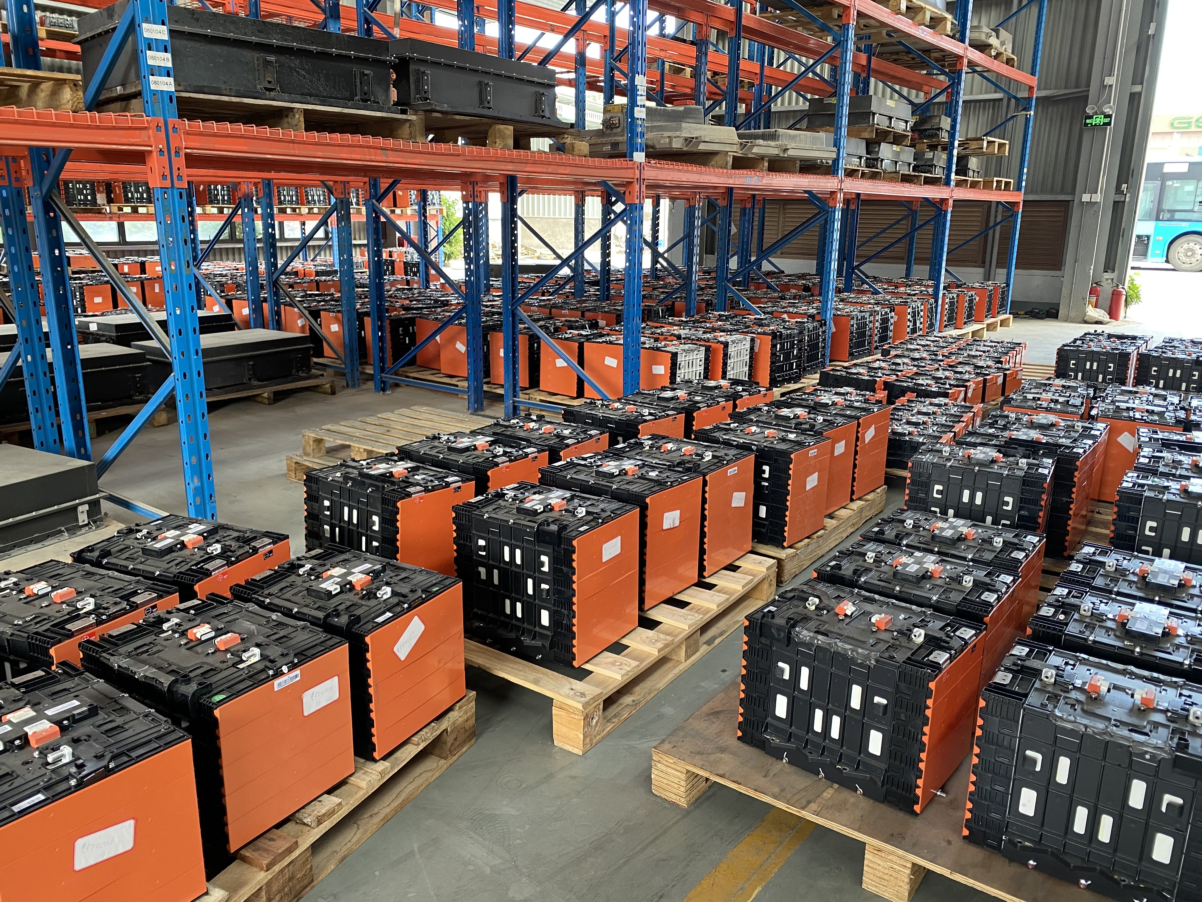 BYD LFP lithium phosphate 3.2v 260Ah modules from EV car