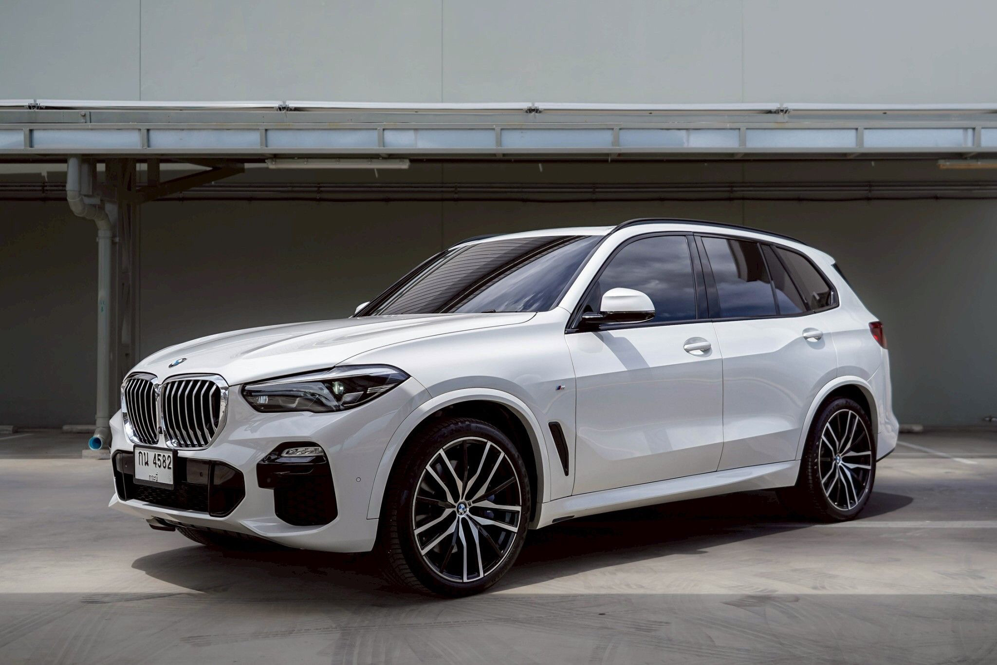 BMW X5 30d M-Sport (G05) ขาว/น้ำตาล ปี 2018