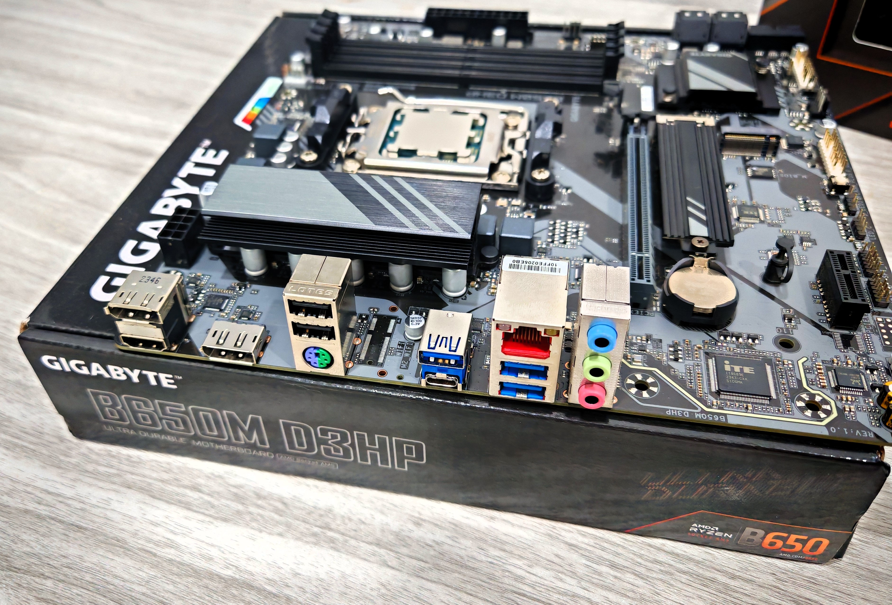 เซ็ตมัดรวม บอร์ด B650M + R5 7600