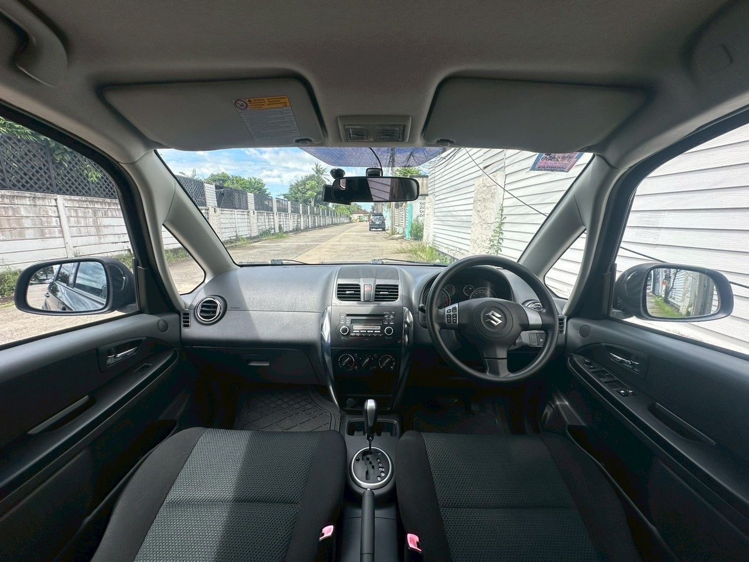 SUZUKI SX4 1.6 Hatchback สีดำ ปี 2013