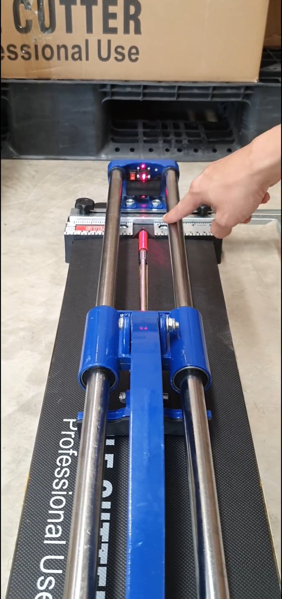 แท่นตัดกระเบื้อง STR มีขนาด 25 นิ้ว และ ขนาด 32 นิ้