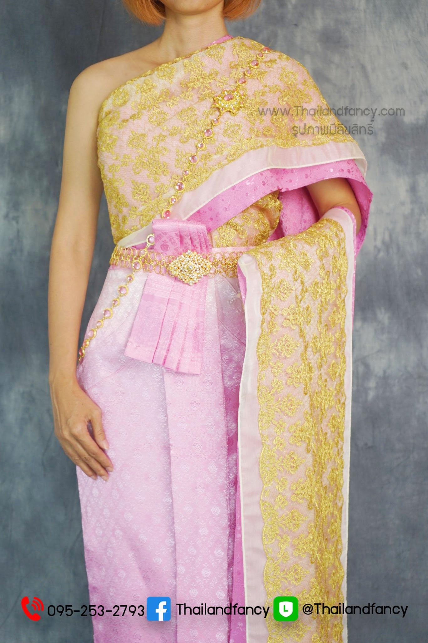 ชุดไทยจักรี ชุดไทยย้อนยุค ชุดไทยประยุกต์ ชุดไทยแต่งงาน ชุดไทยเจ้าสาว ชุดไทยงานแต่งสำหรับเจ้าสาวโทนชมพูสไบลูกไม้สีทองกับผ้าถุงผ้าไทยไล่เฉดสีจีบหน้านางเสมือนนุ่งสด