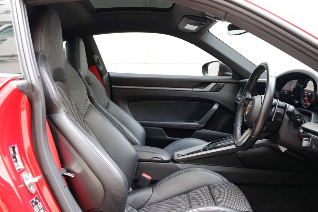 Porsche 911 Carrera S 992 ปี 2021
