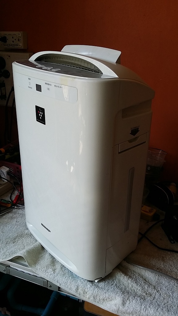 ซ่อมเครื่องฟอกอากาศ ยี่ห้อ SHARP รุ่น KC-500Y5-W อาการซ๊อตเนื่องจากใช้ไฟ 220V