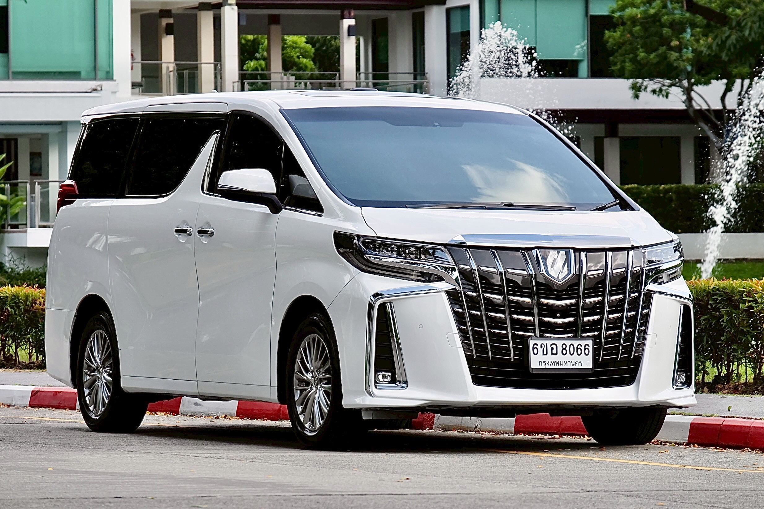 Toyota Alphard 2.5 Exclusive Lounge E-Four ปี 2015